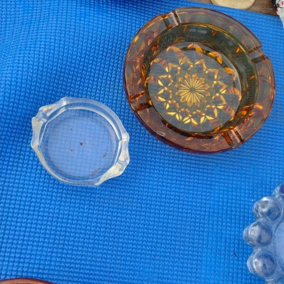 Ashtray Lot - Picture 4 of 4